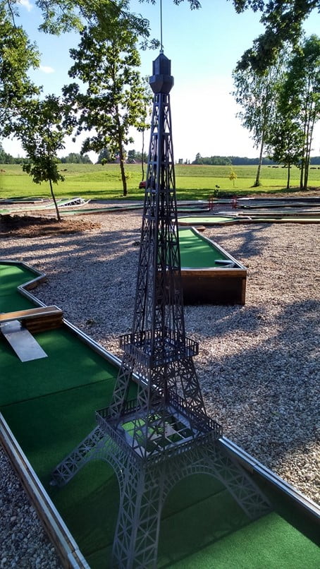 Obstacles/hinder – Eiffeltårnet (Paris, Frankrike) – 2 forskjellige størrelser